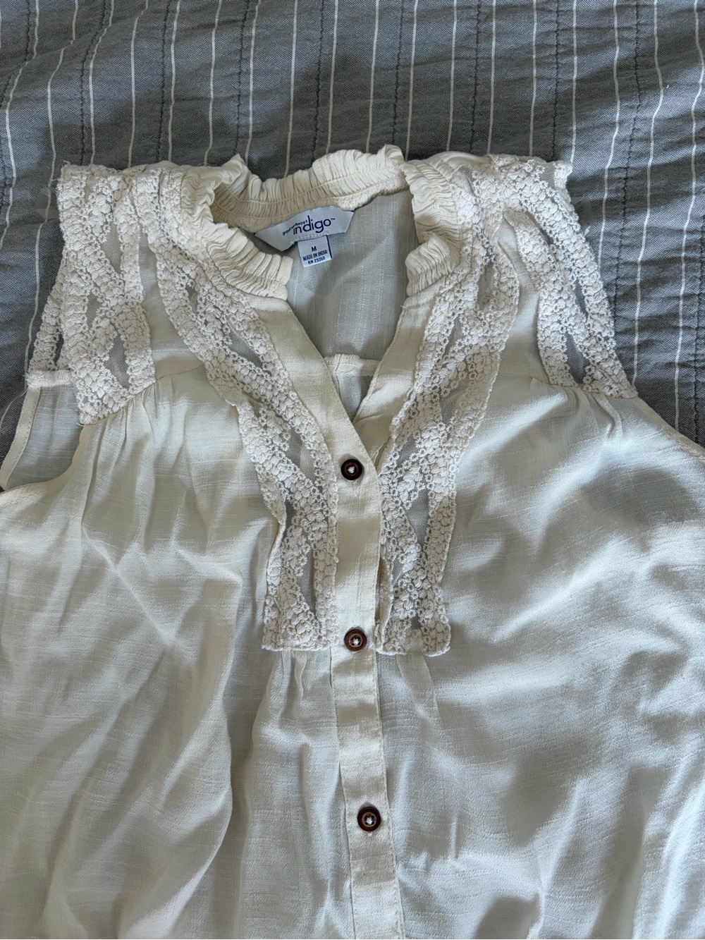 Indigo Cream Lace-Trim Sleeveless Button Front Top